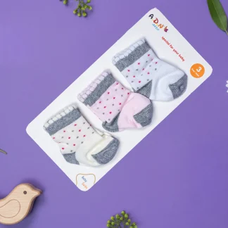 Set ženskih bebi čarapica – 3 para